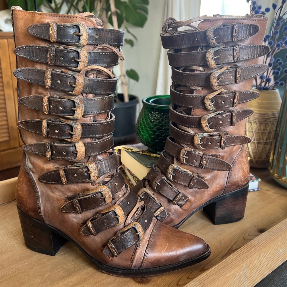 Freebird by Steven Stoke Tan Brown Distressed Leather Buckle Boots 8 - Picture 10 of 16